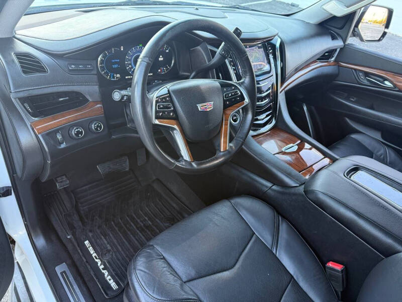 2016 Cadillac Escalade ESV Luxury Collection