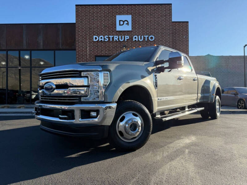 2019 Ford F-350 Super Duty Lariat's photo