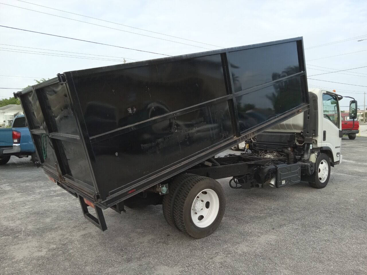 2016 ISUZU NRR Cab - $48,999