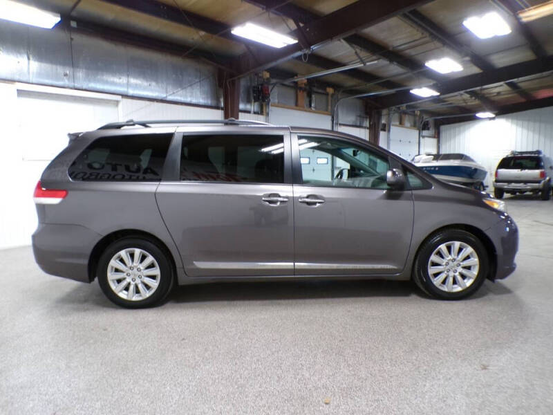 2011 Toyota Sienna XLE 7-Passenger