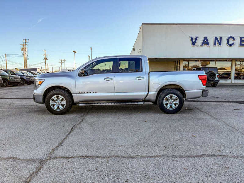 2018 Nissan Titan SV