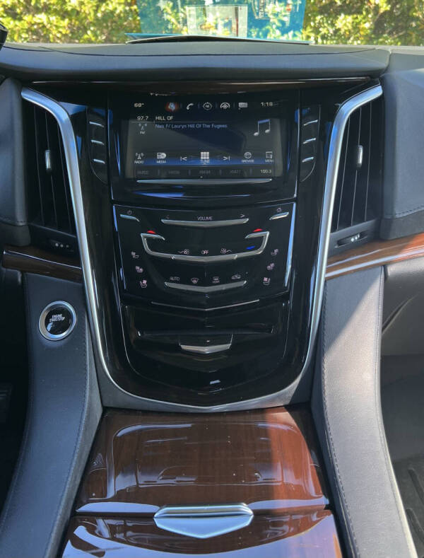 2019 Cadillac Escalade Luxury