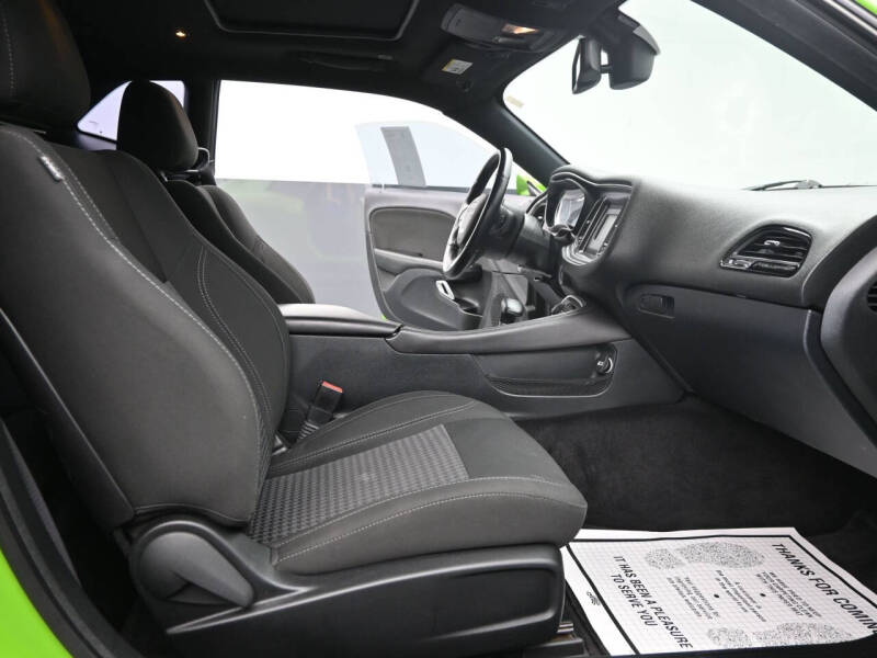 2017 Dodge Challenger SXT
