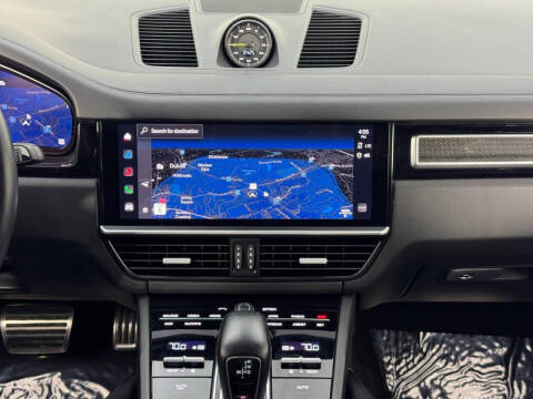 2022 Porsche Cayenne Turbo S E-Hybrid Coupe