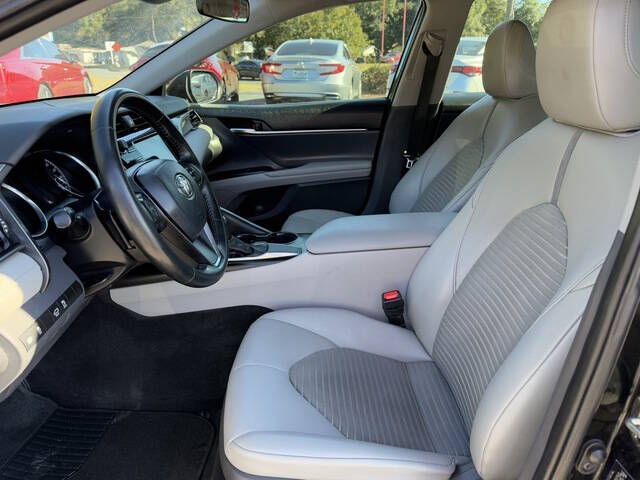 2020 Toyota Camry SE