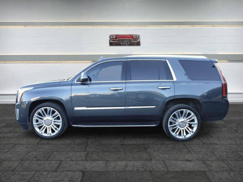 2019 Cadillac Escalade Standard