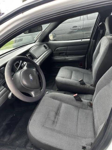 2003 Ford Crown Victoria