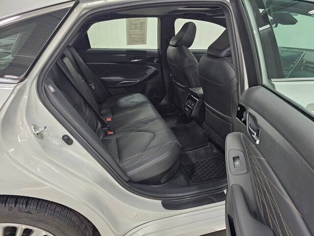 2022 Toyota Avalon Hybrid Limited