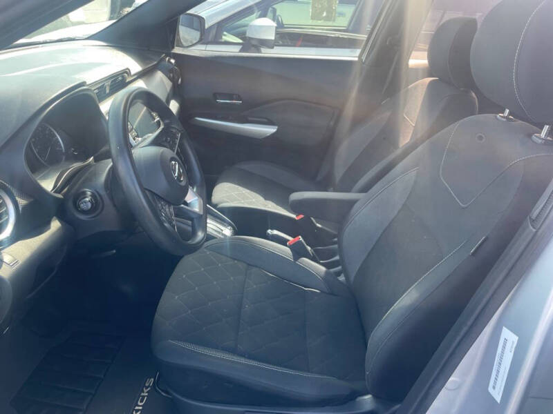 2019 Nissan Kicks S