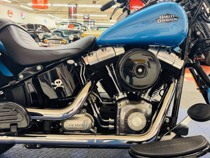 2011 Harley-Davidson FLSTSB