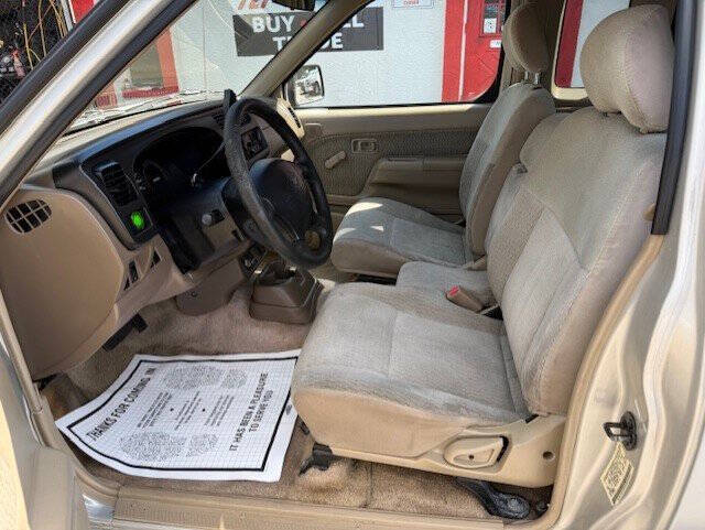 1999 Nissan Frontier XE