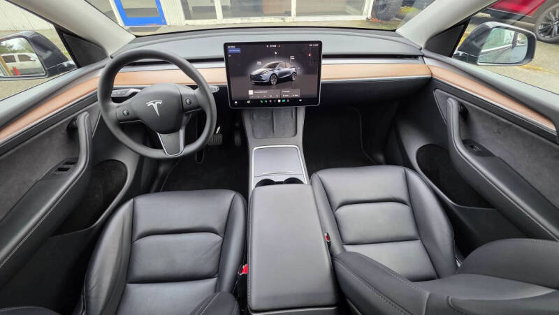 2024 Tesla Model Y Long Range