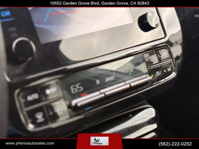 2016 Toyota Prius Two