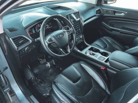 2022 Ford Edge Titanium