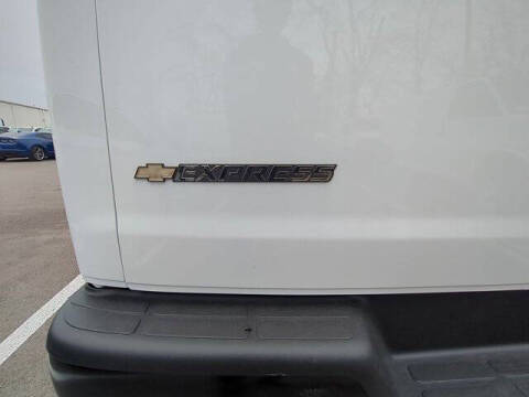 2025 Chevrolet Express 2500