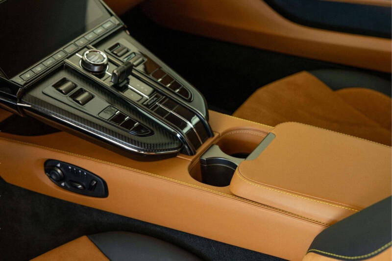 2025 Aston Martin Vantage