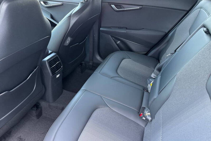 2026 Kia Niro EX