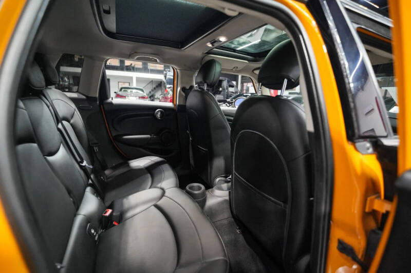 2016 MINI Hardtop 4 Door Cooper