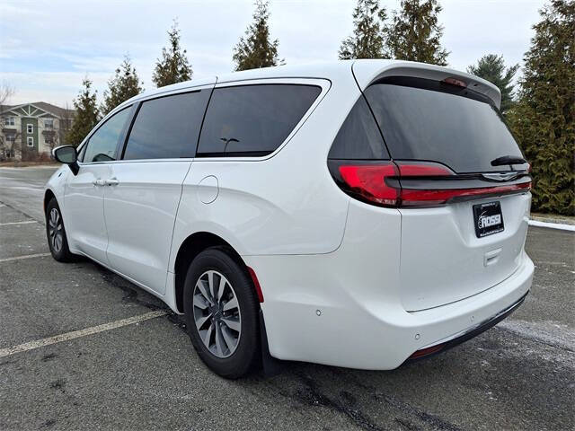 2023 Chrysler Pacifica Plug-In Hybrid Touring L