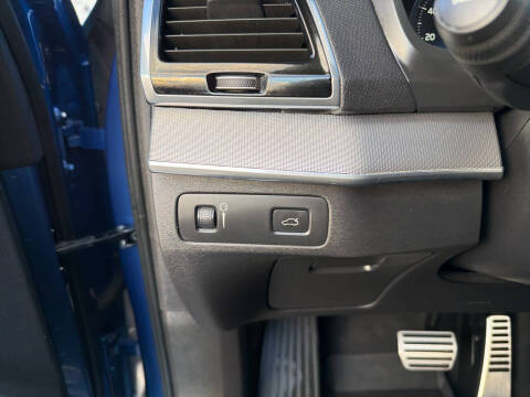 2018 Volvo XC90 T6 R-Design