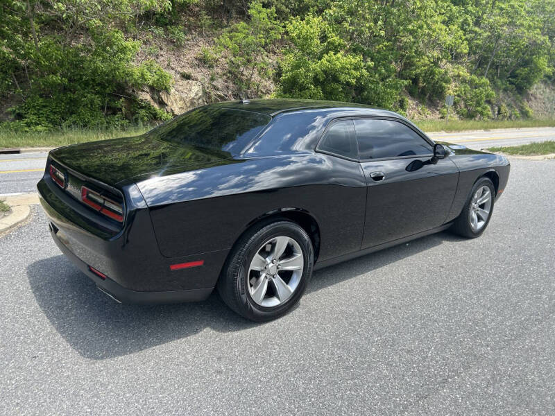 2016 Dodge Challenger SXT