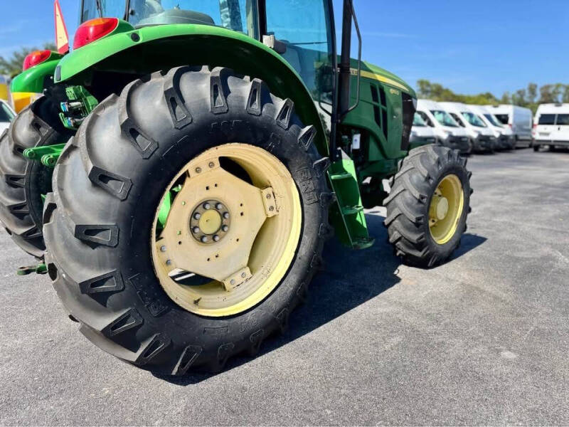 2015 John Deere 6115d