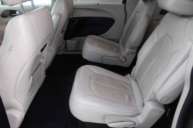 2021 Chrysler Pacifica Touring L