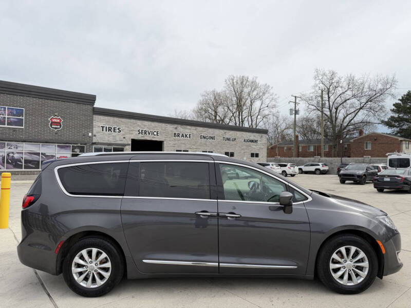 2019 Chrysler Pacifica Touring L