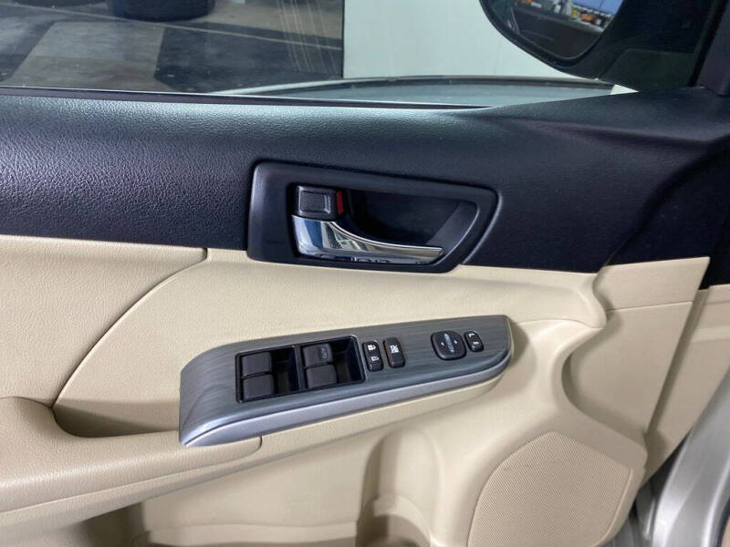 2014 Toyota Camry Hybrid XLE