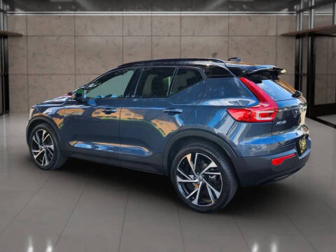 2022 Volvo XC40 T5 R-Design