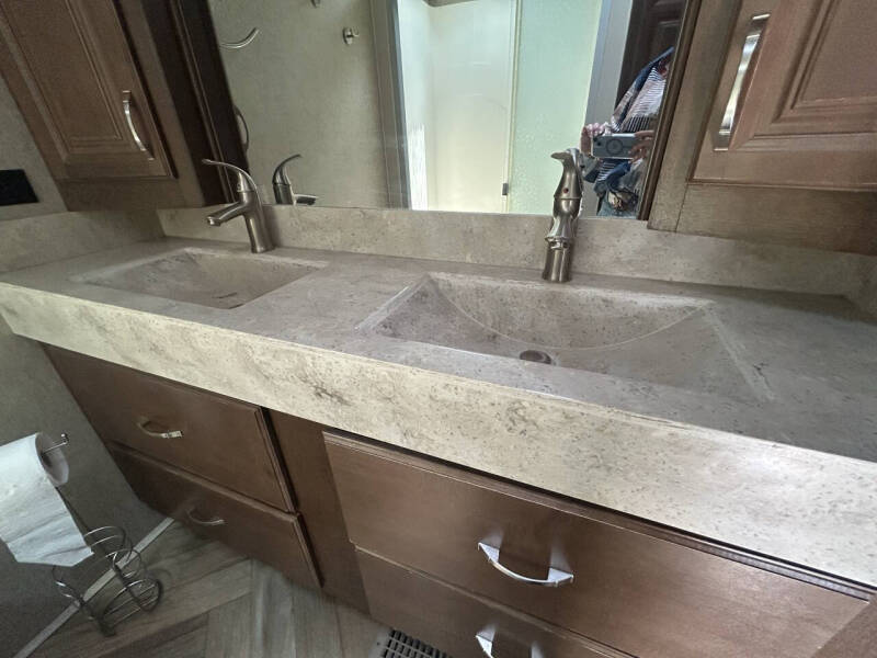 2016 CEDAR CREEK 38EL