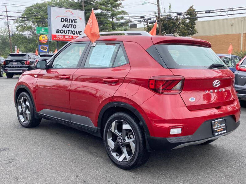 2023 Hyundai Venue SEL