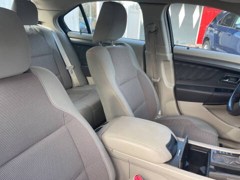 2011 Ford Taurus SEL