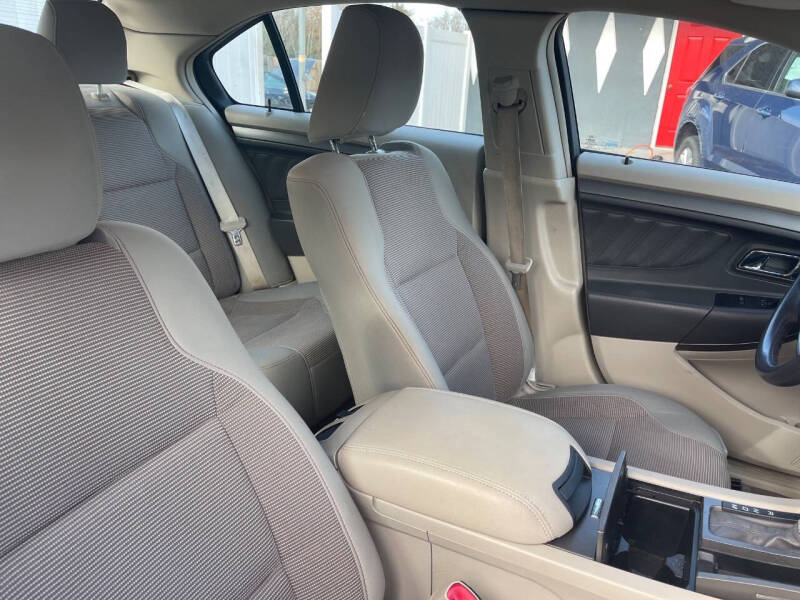 2011 Ford Taurus SEL