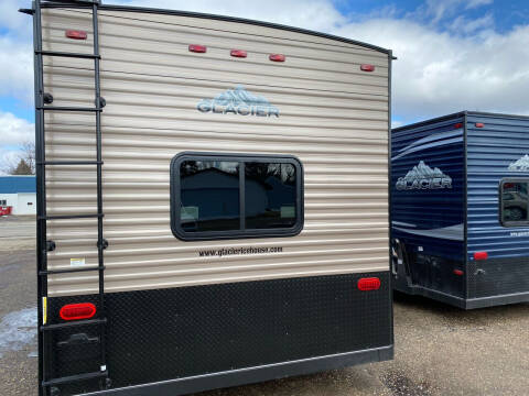 2022 Glacier 17’ RV EXPLORER