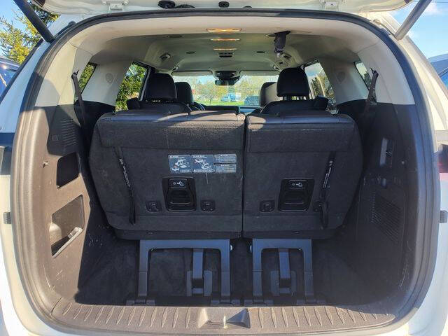 2023 Kia Carnival EX