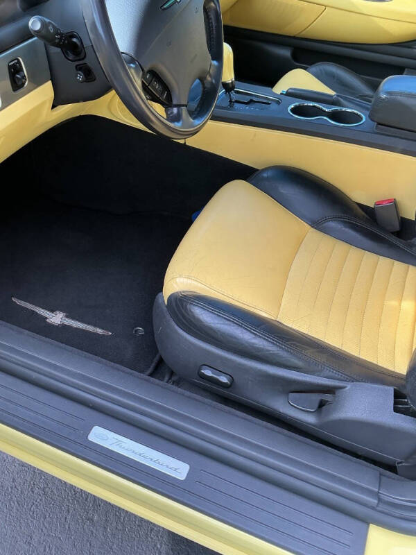 2002 Ford Thunderbird Deluxe