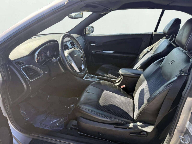 2013 Chrysler 200 S