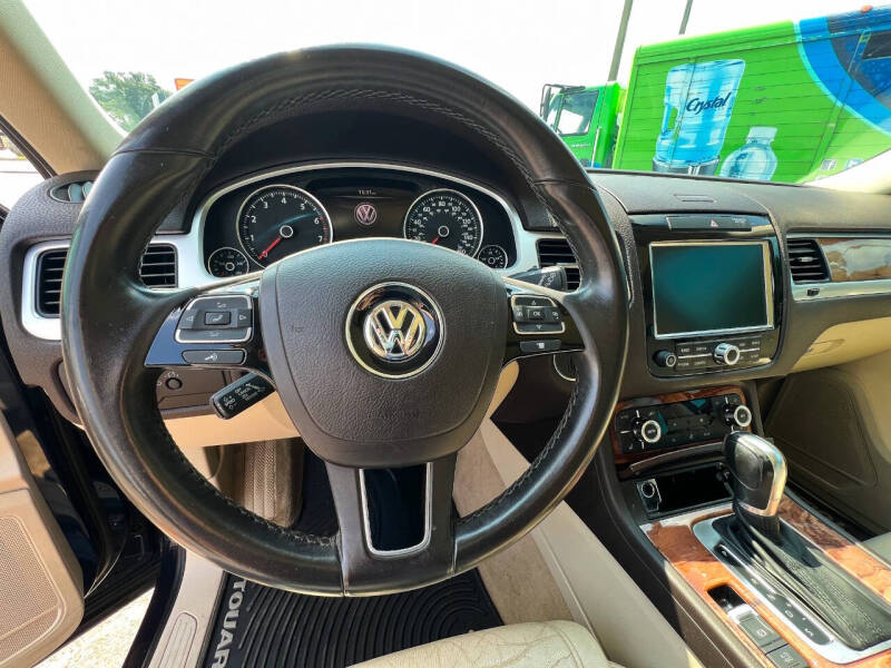2011 Volkswagen Touareg VR6 Sport