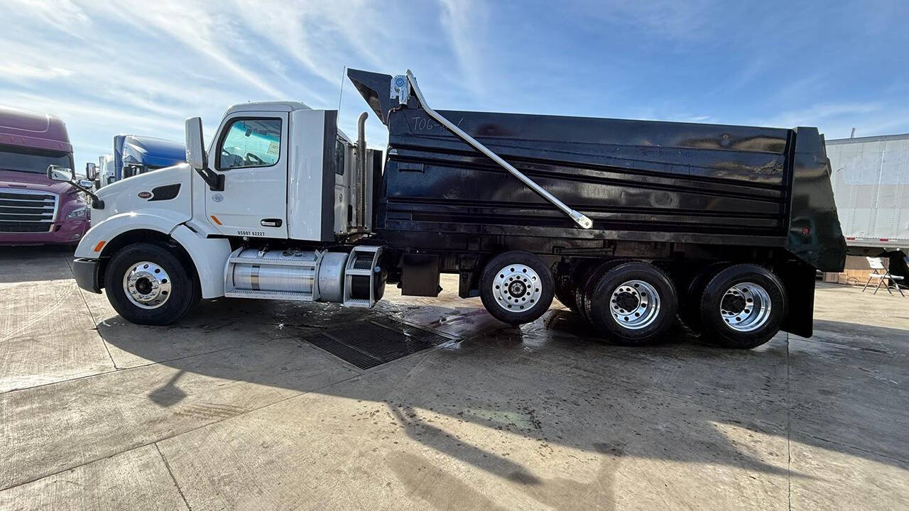 2018 PETERBILT 579 SUPER 10 DUMP TRUCK 18' NEW BODY for sale at KING TRUCK TRAILER SALES in Bakersfield, CA