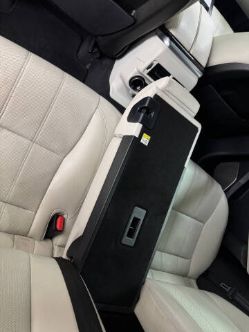 2019 Land Rover Range Rover Velar P250 R-Dynamic SE