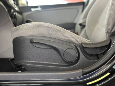 2012 Hyundai Accent SE