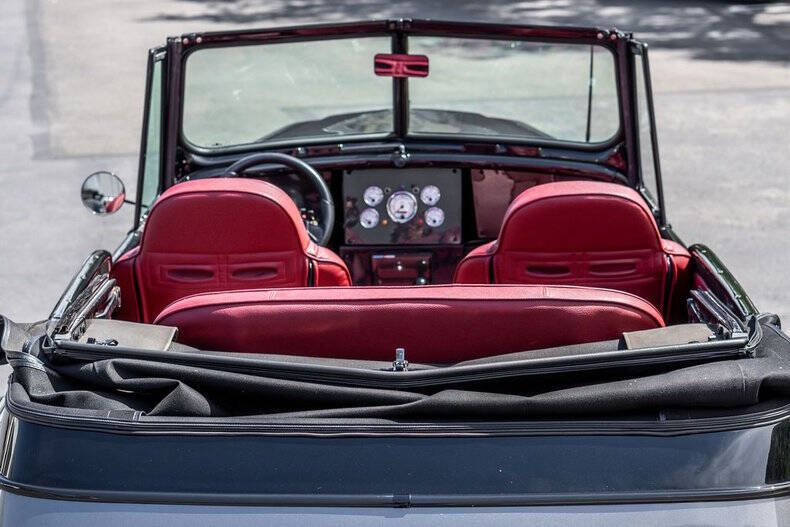 1949 Willys Jeepster
