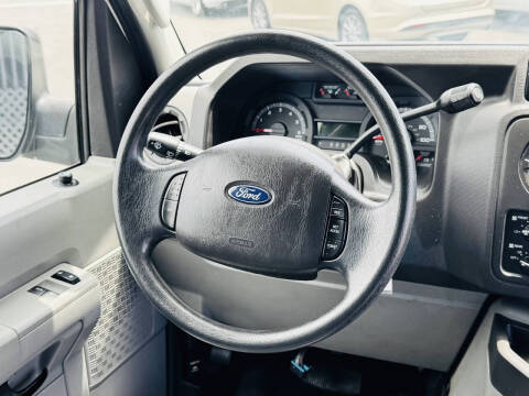 2013 Ford E-Series E-350 SD XL