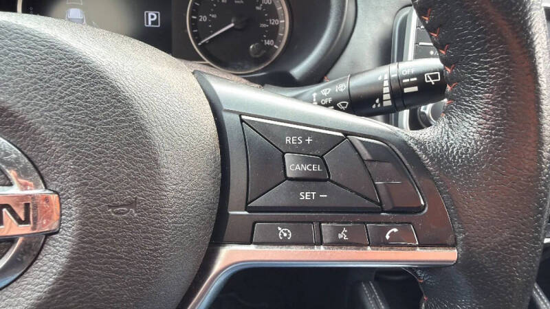 2020 Nissan Kicks SR