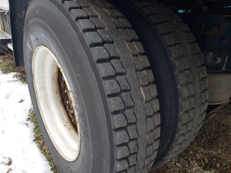 2001 Freightliner FL80