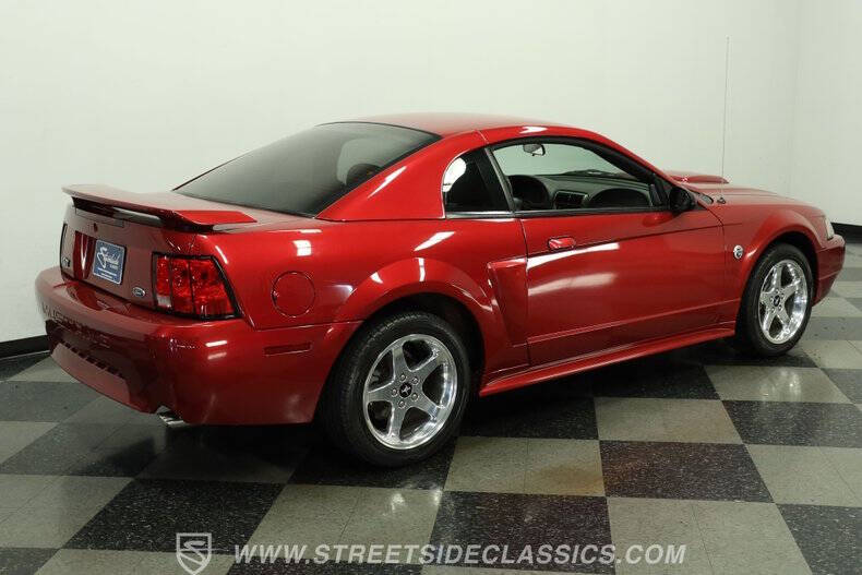 2004 Ford Mustang GT Deluxe