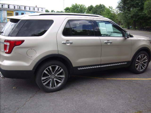 2017 Ford Explorer Platinum