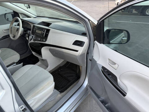 2012 Toyota Sienna Base 7-Passenger