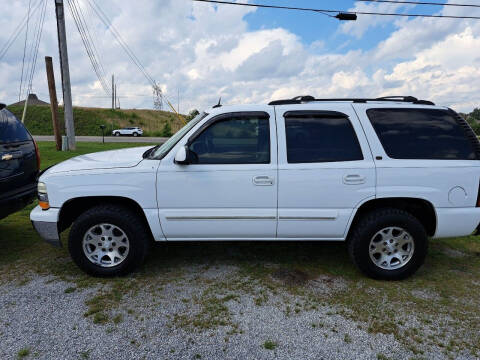 2005 Chevrolet Tahoe for sale at CAR-MART AUTO SALES in Maryville TN